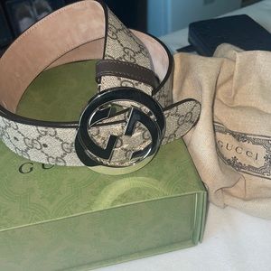 Brand New - Gucci GG Supreme belt with GG buckle